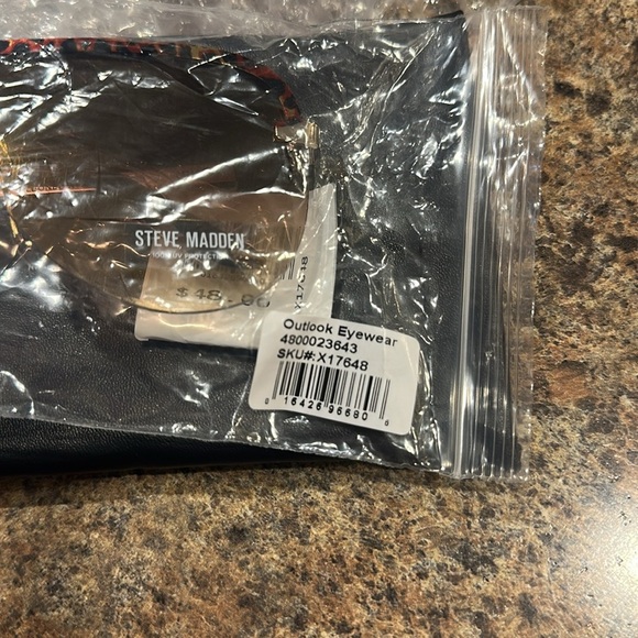 Steve Madden Leonel Sunglasses Brown Metal Frame Lightweight Rectangular Womens - Picture 11 of 11